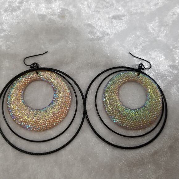 Black and sparkly 2 1/2'' dangle drop earrings 1.1729 - Picture 2 of 6